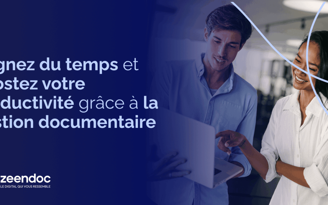 deux-personnes-regardent-écran